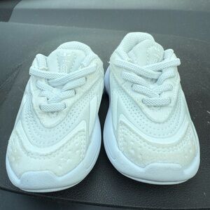 Adidas Ozelia Baby Shoes Cloud White 4k Good Used condition